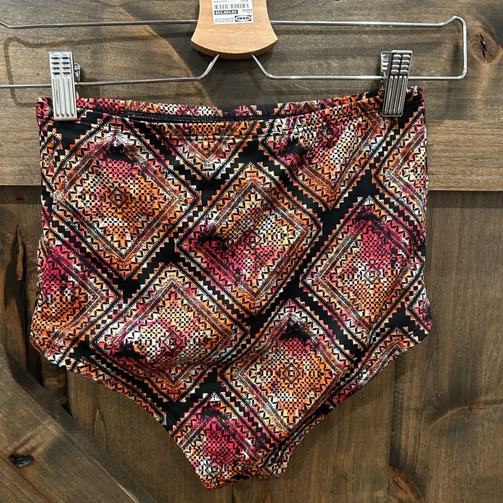 High waisted bikini bottom.